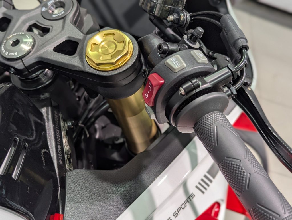 a076196425f2f46bbafa5a1056aed0e3